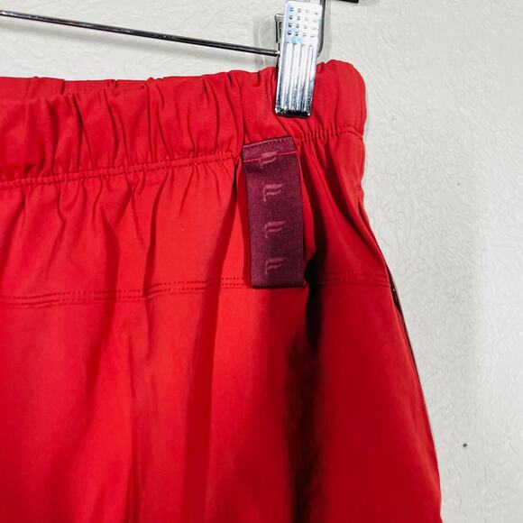 Fabletics 5" Inseam Athletic Shorts Casual Sport Red Zip Pocklets - M - Picture 3 of 3